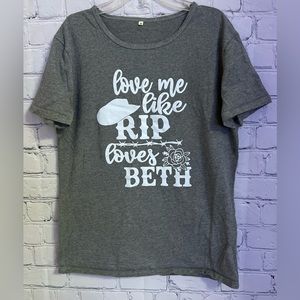Yellowstone Rip Loves Beth Gray Round Neck Short Sleeve T-Shirt Size Medium